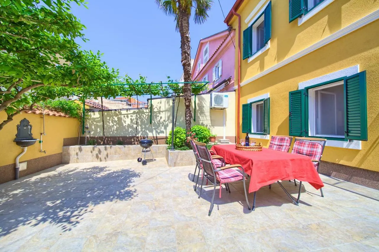 Little Villa Tony- Center 40M Beach Crikvenica 0*,